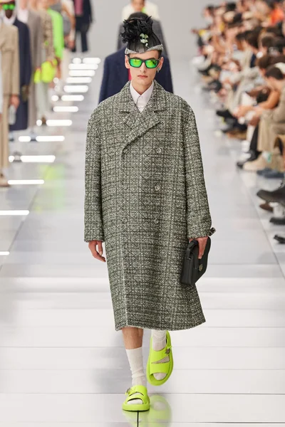 Look 9